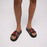Gucci Sandales En Caoutchouc Pour Homme – sandales en caoutchouc pour un look urbain