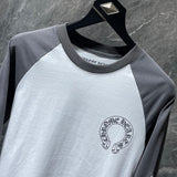 détail logo chrome hearts t-shirt gris blanc