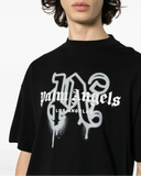 Palm Angels Black Monogram Spray City T-Shirt Los Angeles détail du monogramme